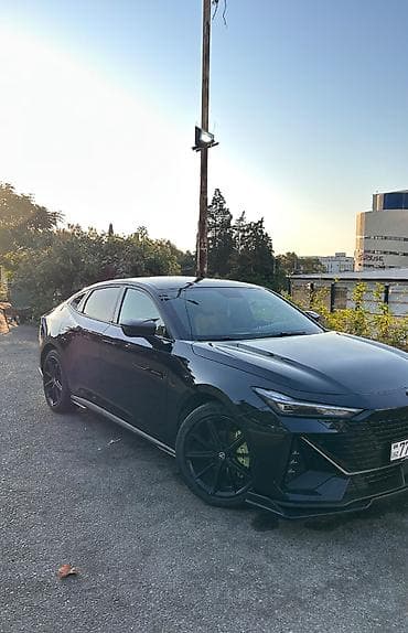 tesla model x: Changan Uni-V: 1.5 l | 2023 il 100300 km Sedan — 3
