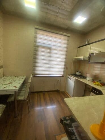 bayilda kiraye evler 250 manat: Mənzil – 2 otaqlı, ayrı mətbəxli.pasolkada mərdəkanda paltaryuyan — 2