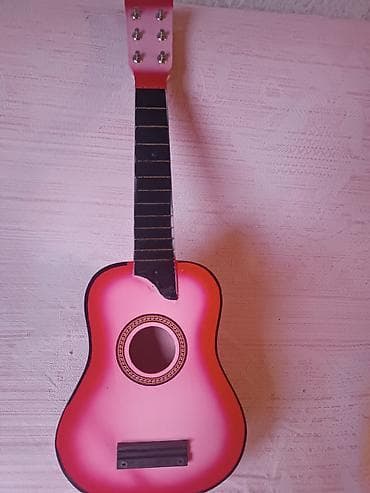 oyunca: Uşaq üçün mini akustik gitara (oyuncaq). - Rəng: çəhrayı, tünd qara — 2