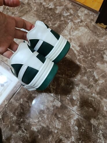 beqa üçün qadın krossovkaları: FLO, Ölçü: 38, rəng - Ağ, İşlənmiş — 2