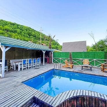 bag evleri: Lerikdə meşə ilə əhatələnmiş, müasir şüşə fasadlı A-frame tipli villa — 4