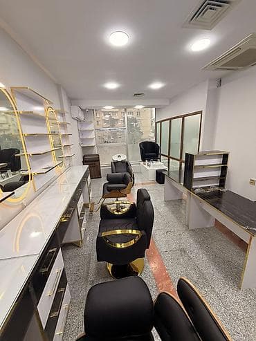 Sifarişlə əl işləri: Salona dırnaq ustaları,kasmitoloq,vizajist,kolarist tələb olunur — 2