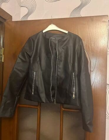 Qadın üçün qara dəri gödəkçə - Model: yaxasız (round-neck), qısa