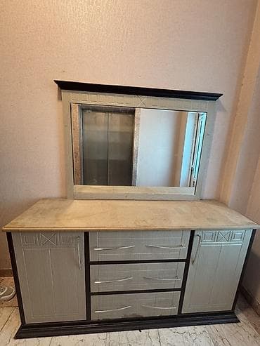 İşlənmiş, Güzgülü, İtaliya