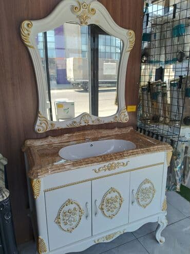 Ağ rəngdə klassik üslubda hamam mebeli dəsti. Dəstə mərmər naxışlı