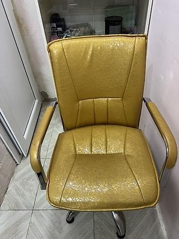 kreditle yolkalar: Qızılı rəngdə salon/ofis kreslosu - Material: parıltılı vinil dəri — 2