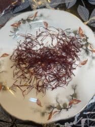 təbii güllərin satışı: Kend zeferani 1 qr dir super qoxusu rengi var qatqisi yoxdur temizdir — 2