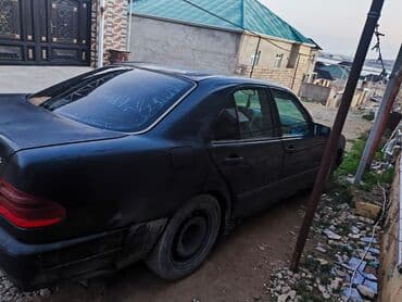 yan güzgülər s: Sol, Mercedes-Benz E220, 1997 il, Gürcüstan — 5