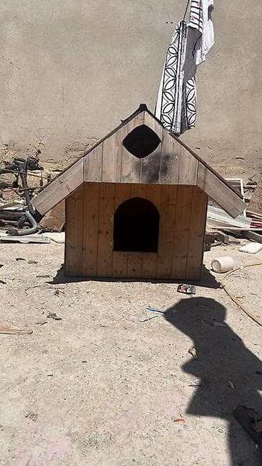 Taxta it evi altida var balaca itler ucun - Material: qalın taxta