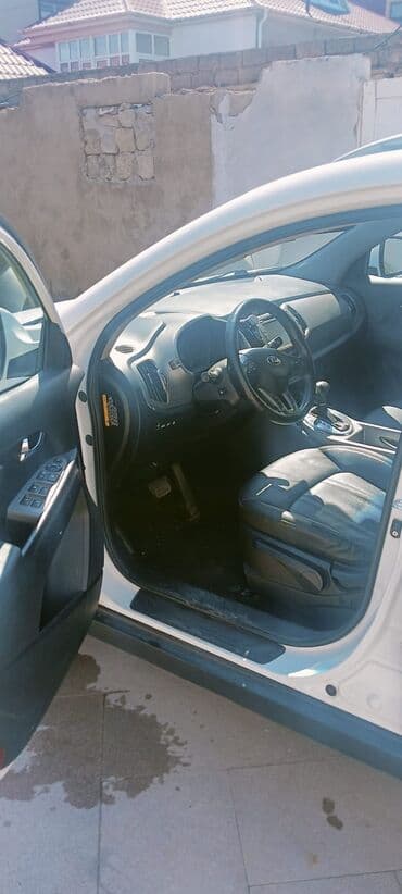 mercedes c class: Kia Sportage: 2 l | 2015 il Ofrouder/SUV — 4