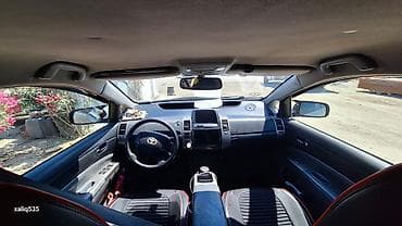 sam diskiler: Toyota Prius (2-ci nəsil) hibrid hetçbek Polnu Full maşındı. SAAT — 7