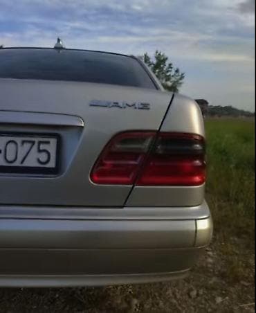 mini canta: Mercedes-Benz E-Class: 2.2 l | 2001 il Sedan — 6