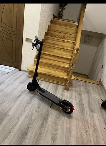 İşlənmiş Elektrik samokat 8", 351 - 500 Vt, 26 - 35 km/s, Ünvandan götürmə — 2