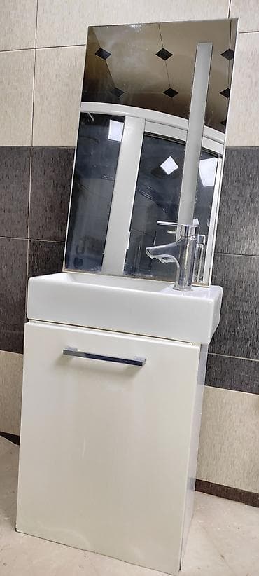 şkaf balaca: Hamam üçün kompakt lavabo dolabı və güzgü seti – kiçik məkanlar üçün — 1