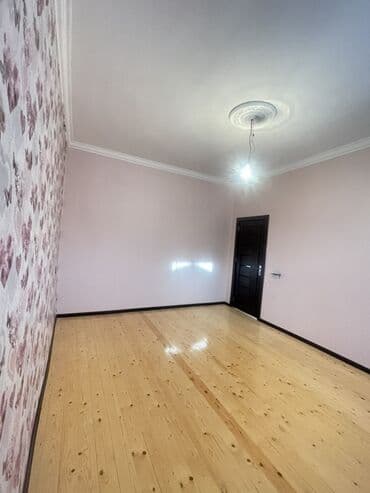 kirayə evlər binəqədidə: Bu mənzildə taxta döşəmələr, müasir divar kağızları və geniş — 2