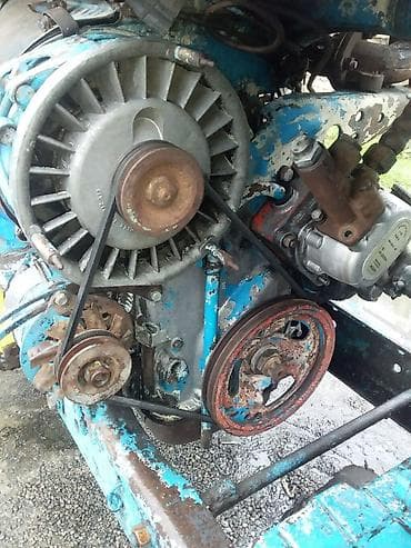 ford transit v184: Mavi rəngli təkərli traktor, kabinalı. Kənd təsərrüfatı işləri üçün — 4