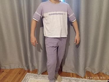 Mende coxlu ikinci el geyimler var her biri teze kimidi ucuz qiymete