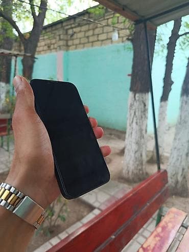 barter android: IPhone 13, 128 GB, Qara, Face ID — 2