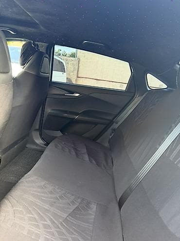 kia sorento 2015: Changan Qiyuan A05: 1.5 l | 2025 il 14000 km Sedan — 5