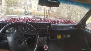 vaz 015: LADA 2107 sedan - Rəng: tünd albalı/bordo - Kuzov: klassik 4 qapılı — 2