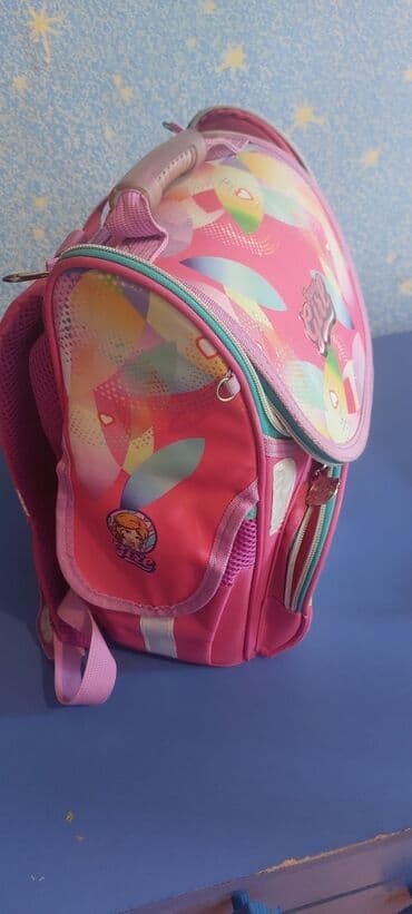 Uşaq geyimi və ayaqqabıları: Mektəb çantası cəmi bir il işlənib.hec bir yerdə cırığı — 4