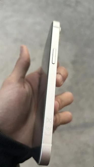 iphone 12 pro: IPhone 13, 128 GB, Gümüşü, Face ID — 3