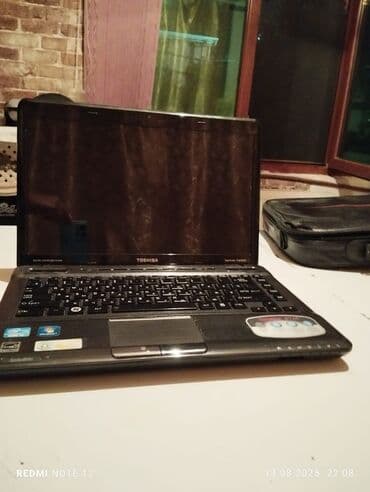 noutbook ekranı: Toshiba Satellite noutbuku Xüsusiyyətlər: - Korpus: qara, fırçalanmış — 2