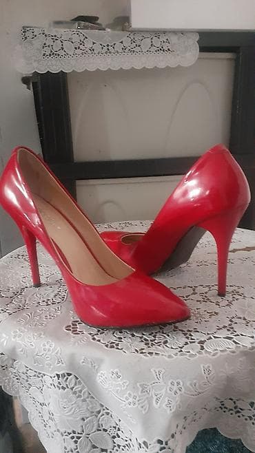 papaq sekilleri: Qırmızı hündürdaban qadın tufliləri - Model: Klassik “pumps” – incə — 1