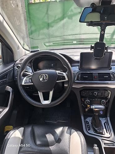 opel vectra b: BAIC wevan – qəhvəyi metalik rəng Xüsusiyyətlər: - Kuzov: 5 qapılı — 8