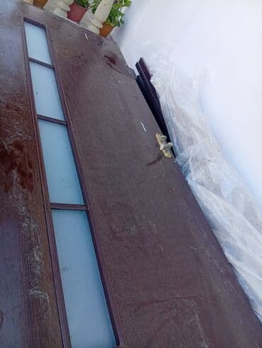 işləmiş qapi: Otaq qapıları işlənmiş — 2