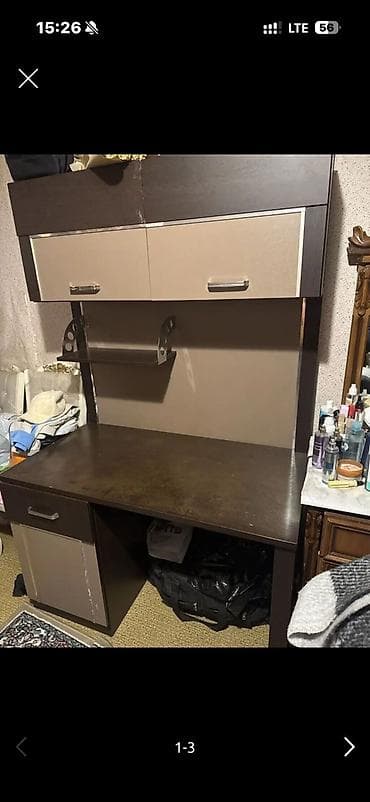 komputer setup: Düz masa, Stulsuz, Polkalı, Siyirməli, Sadə laminat — 2