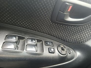 guzgusu: Hyundai Tucson (1-ci nəsil) krossover/SUV - Korpus rəngi: açıq gümüş — 8