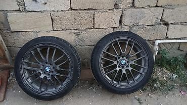 disk r16 type 1: 4 ədəd disk satılır. 4 boltlu, 17lik disklərdir. İkisi svarkalanıb — 4