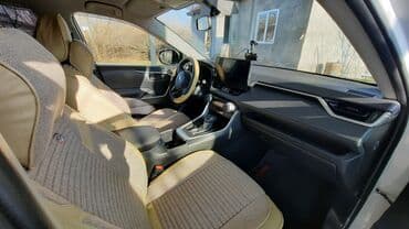 bmw s1000rr qiyməti: Toyota RAV4 – ağ rəngli, modern dizaynlı krossover/SUV. Xarici: - — 3