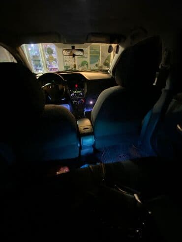 kia seed 2014: Boz rəngdə olan bu avtomobil rahat idarəetmə və funksionallıq təklif — 2