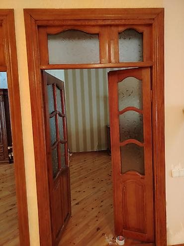 qapllar taxda: Taxta otaq qapıları – şüşəli klassik model Məhsul təsviri: - — 2