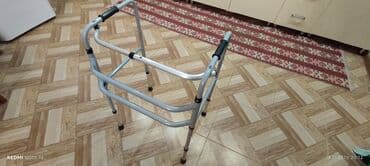 Yerimək üçün arabalar, çəliklər, əsalar, rollatorlar: Yürüyüş çərçivəsi (walker) - Material: yüngül, möhkəm metal karkas - — 4