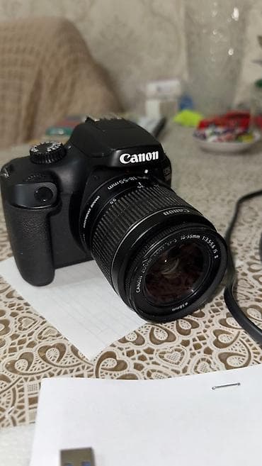 Kompüter, noutbuk və planşetlər: Canon 4000D 18-55mm, lensdə heç bir nöqtə, cızıq yoxdur İkinci əl — 1
