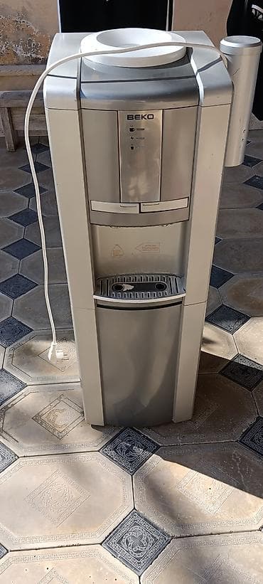 Dispenser Beko, Döşəməüstü, Su isitmə ilə