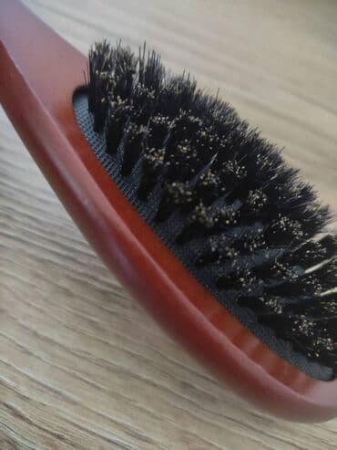 kəpənək darağ: Daraq. Saçları düz edir. Ümumi 22 sm, fırça hissəsi 10 sm, 6 sm eni — 3