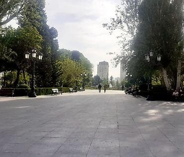 ecemı kıraye evler: 28 May metrosuna 3 dəgigəlik yoldur .Səməd Vurğun bağın yaninda 5 — 4