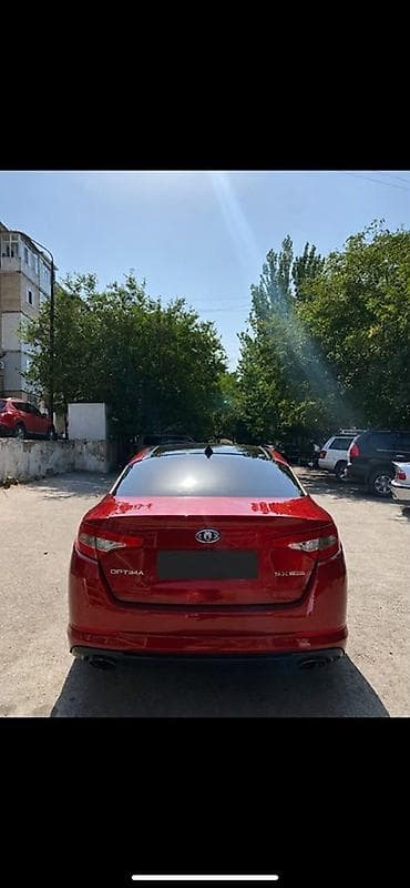 kia cadenza: Kia Optima: 2 l | 2011 il Sedan — 4