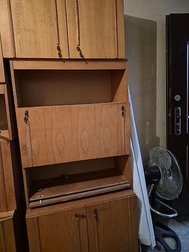 сырдуу бал: Ağac fakturalı çoxseqmentli vitrin-dolab modulu - Material: taxta — 3