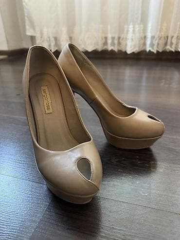 uzunbogaz cekmeler instagram: Brend: Sergio Rossi Model: Platformalı, ön hissəsi açıq (peep-toe) — 2