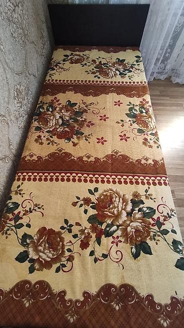 Tək nəfərlik çarpayı və döşək dəsti - Ölçü: təxmini 90×190 sm (tək — 4