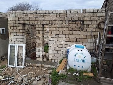 3 otaqlı mənzillərin satışı: Yarım tikili.Əmrican qoşaminarəli məsçidin yanı.torpaqın sotu 27 30 — 4