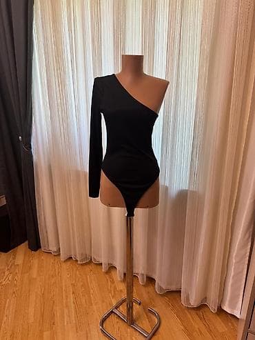 женские боди рубашки: Qara rəngli birqollu bodi.Razmer 38.Firma Boohoo - Model: asimmetrik — 1