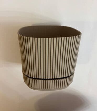 kok saplar: Dekorativ dibçək - Forma: kvadrat (yumşaq künclü) - Rəng: bej - Səth — 2