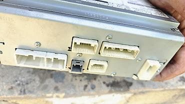 Maqnitofonlar: Toyota prius 30 kuzanin orginal manitoru satilir isleyir — 5