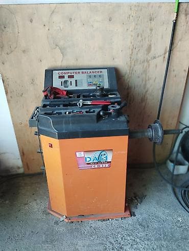Avtoservis avadanlıqları: Avto-servis avadanlıqları dəsti Tərkib: - 2 ədəd hidravlik floor jack — 3